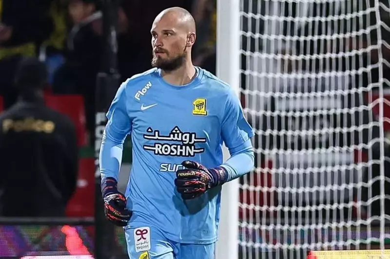 إصابة رايكوفيتش تُلزم الاتحاد بضم حارس الرائد لتعزيز صفوفه
