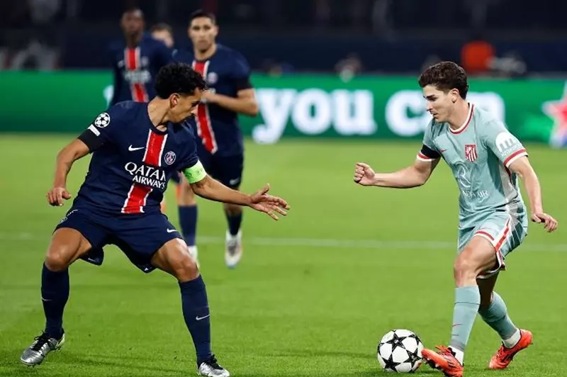 فيفا يكشف عن طاقم حكام تقنية VAR لمباراة باريس وأتلتيكو في كأس العالم للأندية