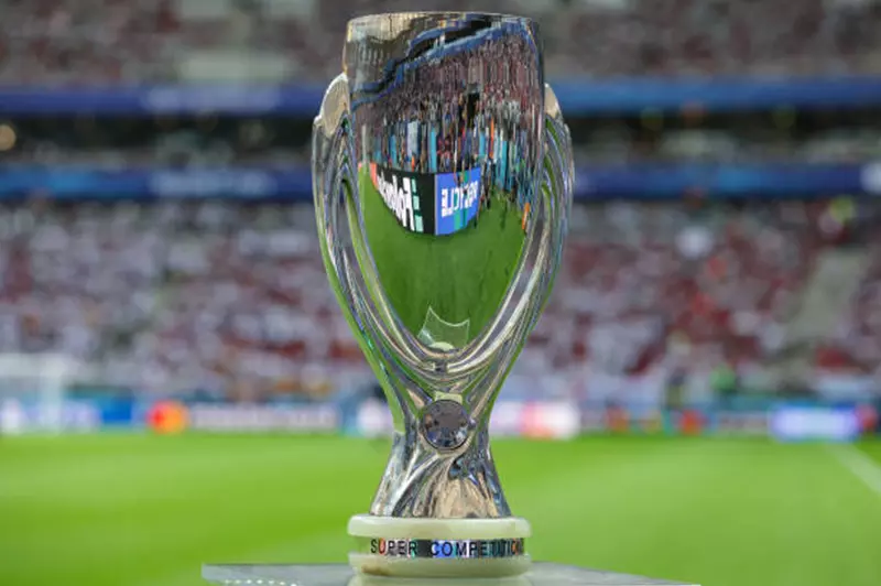 مباراة حاسمة: باريس سان جيرمان يواجه توتنهام في نهائي كأس السوبر الأوروبي 2025
