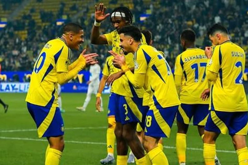 مدافع النصر يرفض عرض التجديد: خطوة مثيرة في الأفق